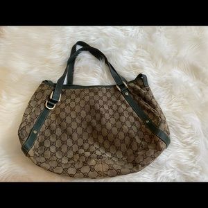 Gucci Hobo Handbag!